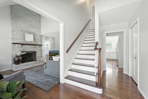 Tiny photo for 10 W 12TH Avenue, Naperville, IL 60563 (MLS # 12459693)