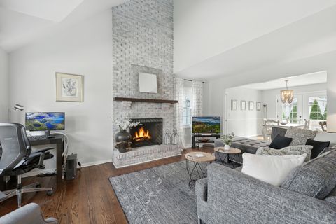 Tiny photo for 10 W 12TH Avenue, Naperville, IL 60563 (MLS # 12459693)