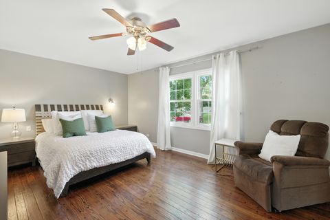 Tiny photo for 10 W 12TH Avenue, Naperville, IL 60563 (MLS # 12459693)