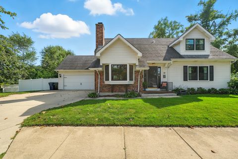 Tiny photo for 10 W 12TH Avenue, Naperville, IL 60563 (MLS # 12459693)