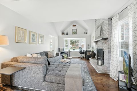 Tiny photo for 10 W 12TH Avenue, Naperville, IL 60563 (MLS # 12459693)