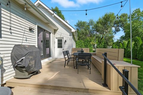 Tiny photo for 10 W 12TH Avenue, Naperville, IL 60563 (MLS # 12459693)