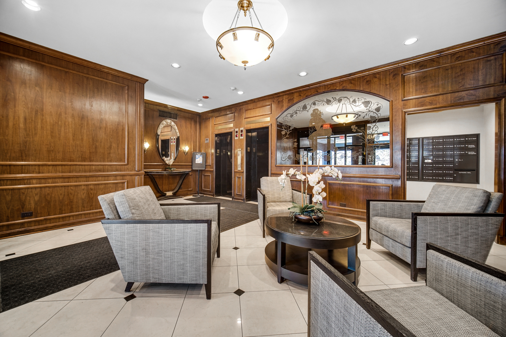 2100 N Lincoln Park West 7FN