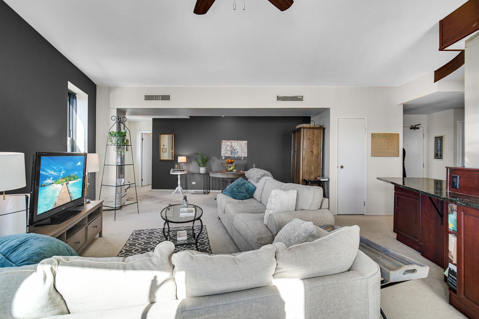 2100 N Lincoln Park West 7FN