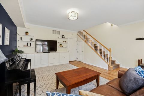 Tiny photo for 422 Pennsylvania Way, Oak Park, IL 60302 (MLS # 12559485)