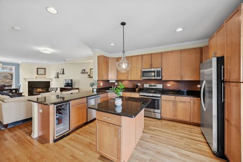 Tiny photo for 422 Pennsylvania Way, Oak Park, IL 60302 (MLS # 12559485)