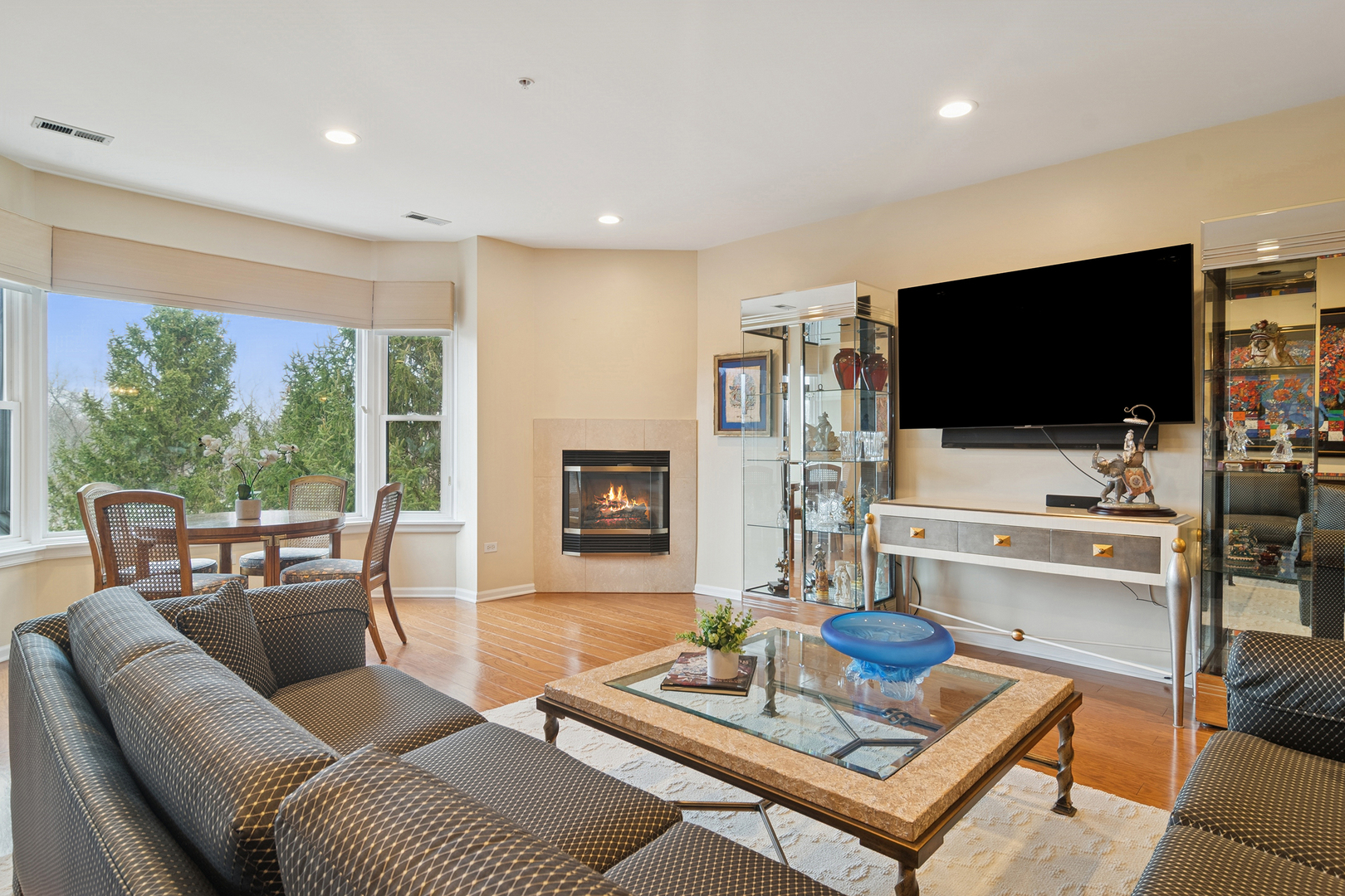 20 Trafalgar Square 401