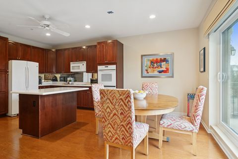 Tiny photo for 20 Trafalgar Square #401, Lincolnshire, IL 60069 (MLS # 12571232)