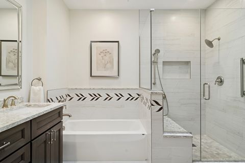 Tiny photo for 20 Trafalgar Square #401, Lincolnshire, IL 60069 (MLS # 12571232)