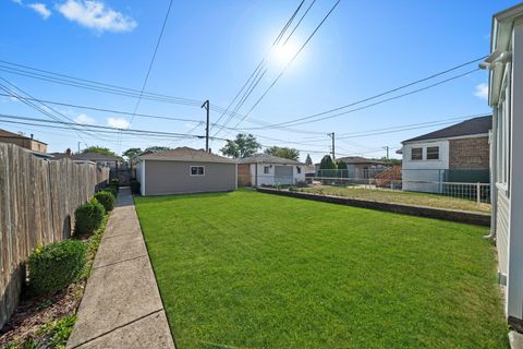 Tiny photo for 10047 S Calumet Avenue, Chicago, IL 60628 (MLS # 12544444)