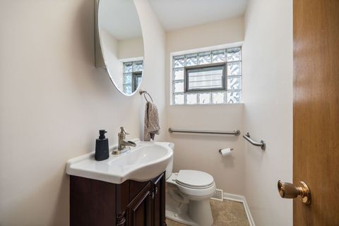 Tiny photo for 4239 Park Avenue, Brookfield, IL 60513 (MLS # 12569829)