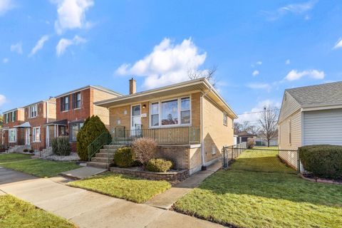 Tiny photo for 4239 Park Avenue, Brookfield, IL 60513 (MLS # 12569829)