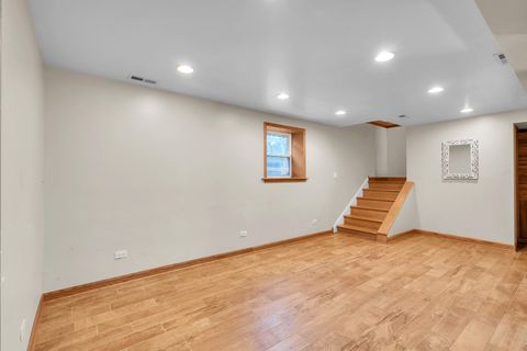 Tiny photo for 7223 N Oakley Avenue #1E, Chicago, IL 60645 (MLS # 12587301)