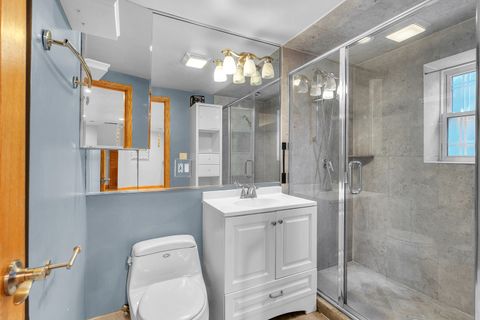 Tiny photo for 7223 N Oakley Avenue #1E, Chicago, IL 60645 (MLS # 12587301)