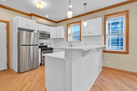 Tiny photo for 7223 N Oakley Avenue #1E, Chicago, IL 60645 (MLS # 12587301)