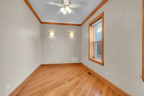 Tiny photo for 7223 N Oakley Avenue #1E, Chicago, IL 60645 (MLS # 12587301)