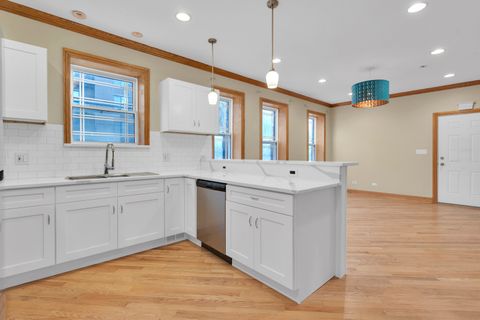 Tiny photo for 7223 N Oakley Avenue #1E, Chicago, IL 60645 (MLS # 12587301)