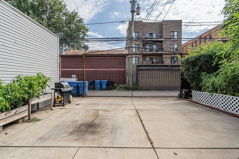 Tiny photo for 7223 N Oakley Avenue #1E, Chicago, IL 60645 (MLS # 12587301)