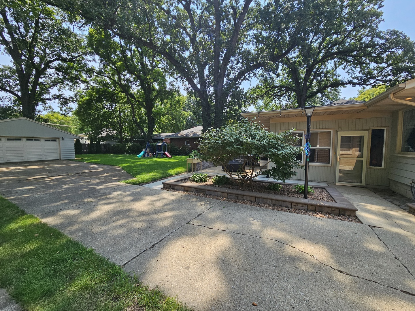 457 Vine Street