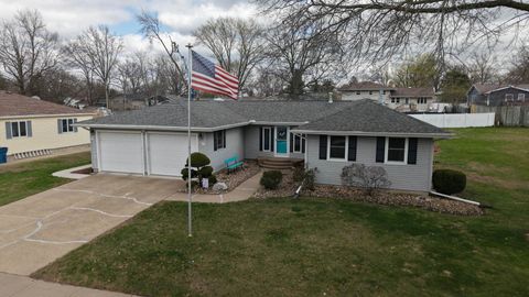 Tiny photo for 1414 Rosehill Avenue, Camanche, IA 52730 (MLS # 12616454)
