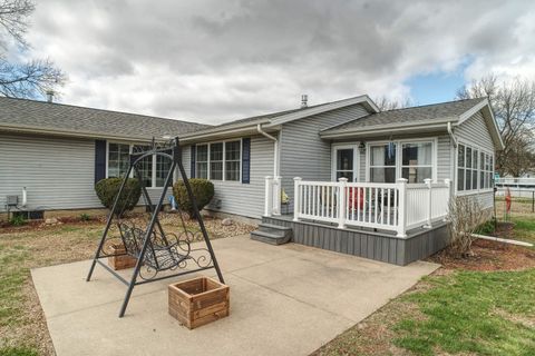 Tiny photo for 1414 Rosehill Avenue, Camanche, IA 52730 (MLS # 12616454)