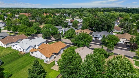 Tiny photo for 58 Silver Trail, North Aurora, IL 60542 (MLS # 12690022)