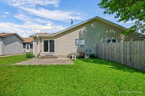 Tiny photo for 58 Silver Trail, North Aurora, IL 60542 (MLS # 12690022)