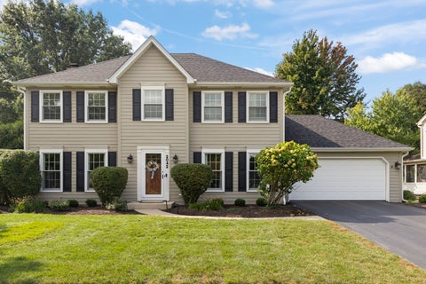 Photo of 2042 Richton Drive, Wheaton, IL 60189 (MLS # 12546417)
