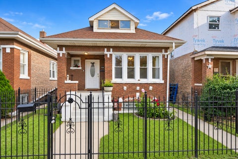 Photo of 3116 W 54th Place, Chicago, IL 60632 (MLS # 12753102)