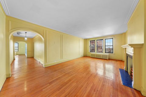 Tiny photo for 6935 S Crandon Avenue #8D, Chicago, IL 60649 (MLS # 12588210)