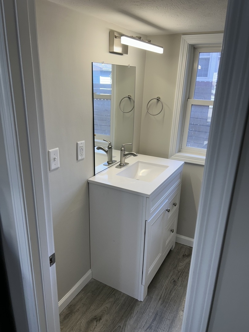 Bloomington, Illinois 61701, United States, 3 Bedrooms Bedrooms, ,2 BathroomsBathrooms,Residential,Active,244870