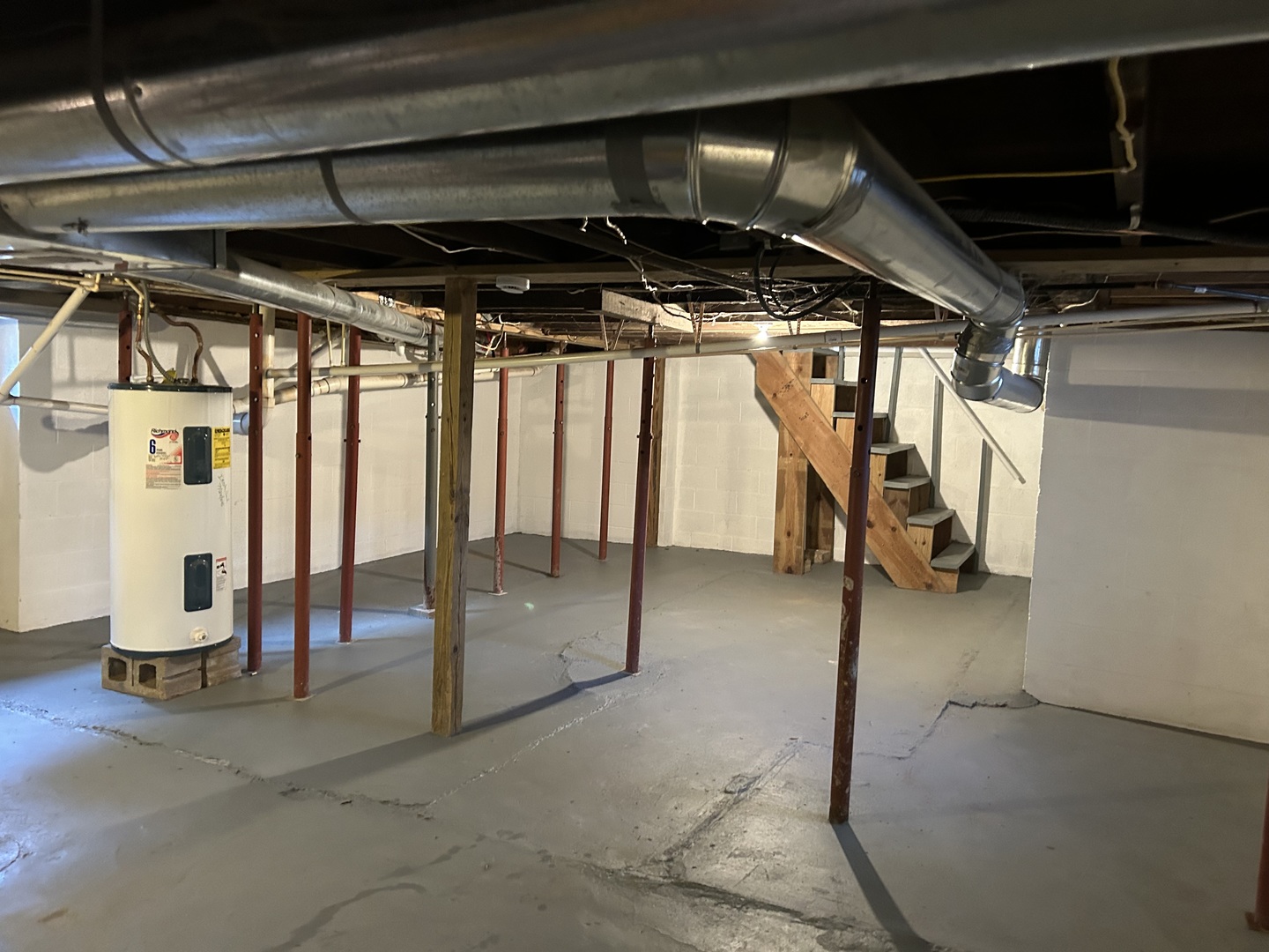 Bloomington, Illinois 61701, United States, 3 Bedrooms Bedrooms, ,2 BathroomsBathrooms,Residential,Active,244870