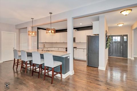 Tiny photo for 1973 Edgeview Drive, New Lenox, IL 60451 (MLS # 12634740)