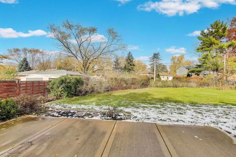Tiny photo for 910 E Aster Avenue, Palatine, IL 60074 (MLS # 12516716)