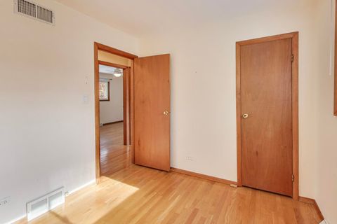 Tiny photo for 910 E Aster Avenue, Palatine, IL 60074 (MLS # 12516716)