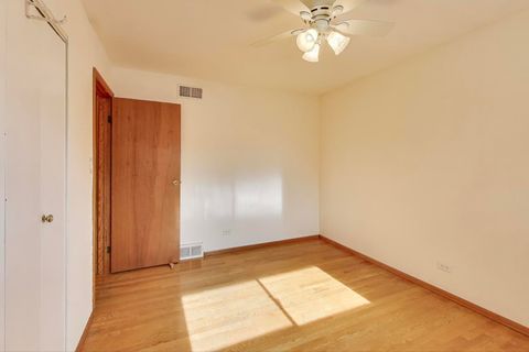 Tiny photo for 910 E Aster Avenue, Palatine, IL 60074 (MLS # 12516716)