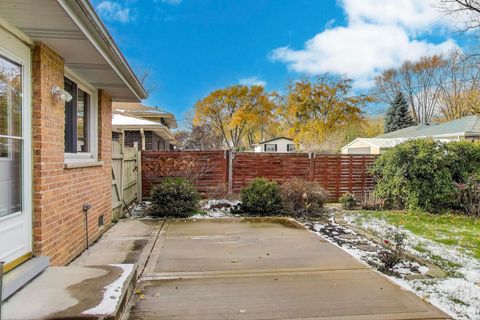 Tiny photo for 910 E Aster Avenue, Palatine, IL 60074 (MLS # 12516716)