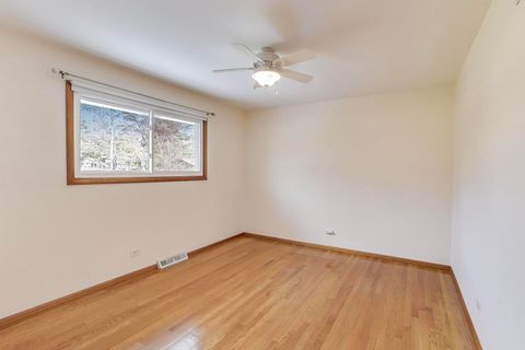Tiny photo for 910 E Aster Avenue, Palatine, IL 60074 (MLS # 12516716)