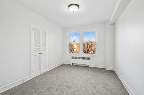 Tiny photo for 1585 Ridge Avenue #301, Evanston, IL 60201 (MLS # 12549935)