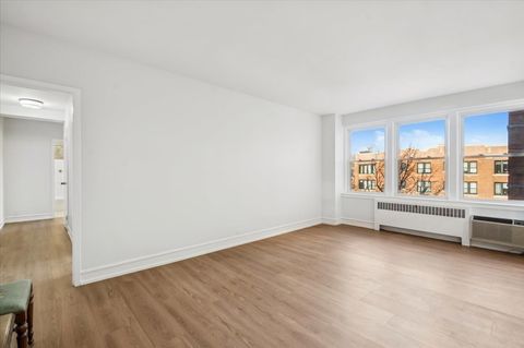 Tiny photo for 1585 Ridge Avenue #301, Evanston, IL 60201 (MLS # 12549935)