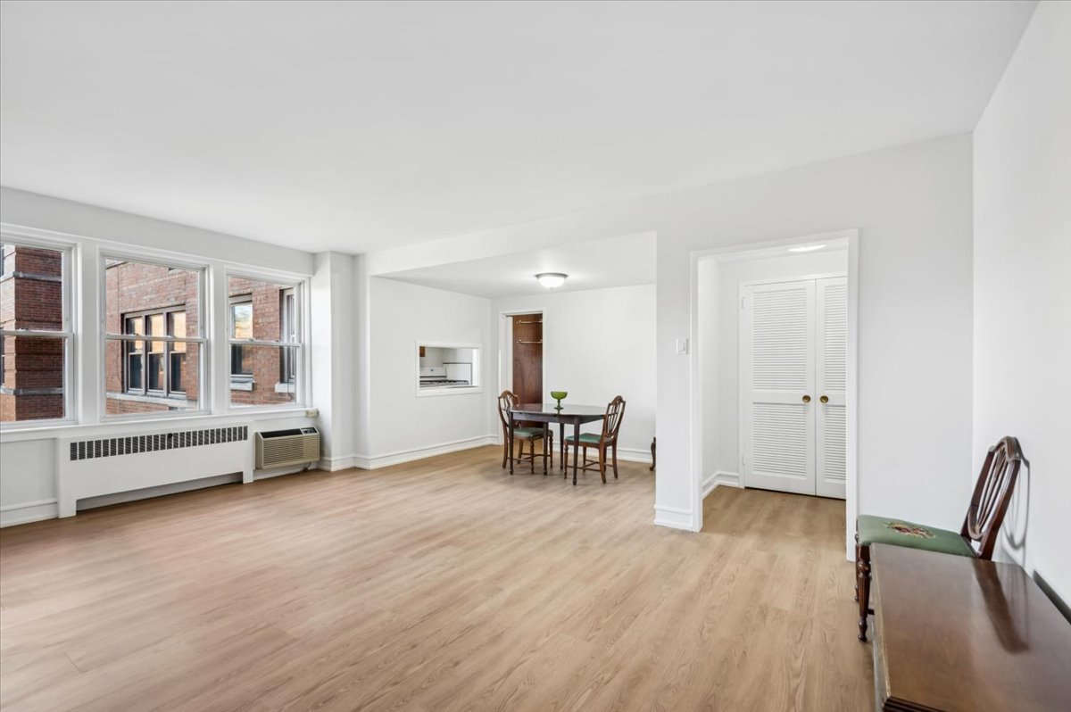 1585 Ridge Avenue 301