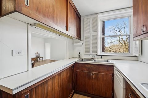 Tiny photo for 1585 Ridge Avenue #301, Evanston, IL 60201 (MLS # 12549935)