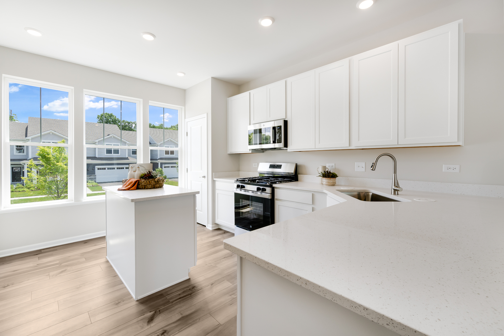 405 Red Oak Circle
