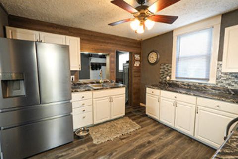 Tiny photo for 2214 Grand Avenue, Davenport, IA 52803 (MLS # 12555720)