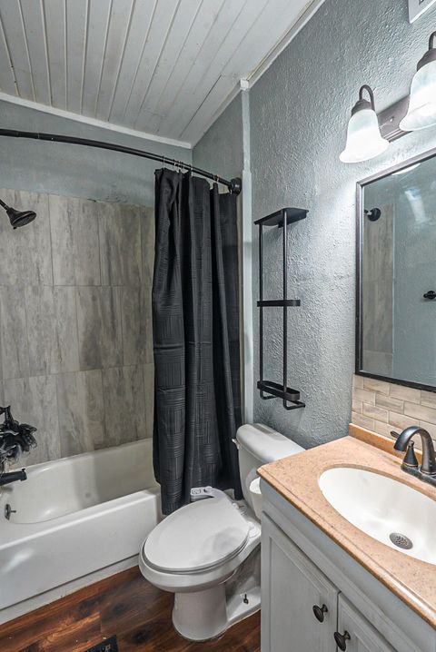 Tiny photo for 2214 Grand Avenue, Davenport, IA 52803 (MLS # 12555720)