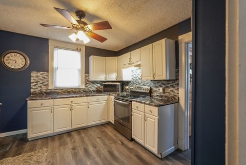 Tiny photo for 2214 Grand Avenue, Davenport, IA 52803 (MLS # 12555720)