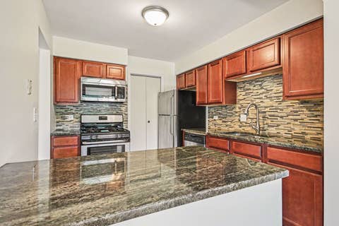 Tiny photo for 5235 Rockpointe Court #5235, Gurnee, IL 60031 (MLS # 12666793)
