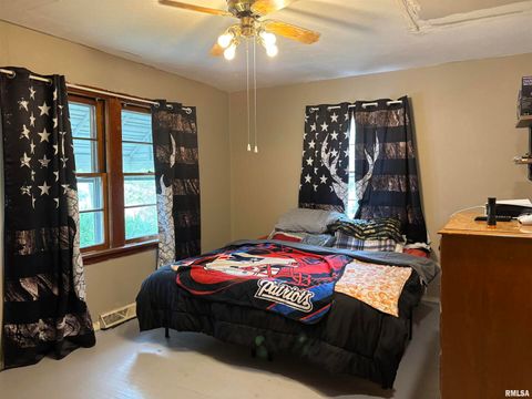 Tiny photo for 122 CENTER Street, Anna, IL 62906 (MLS # EB459916)