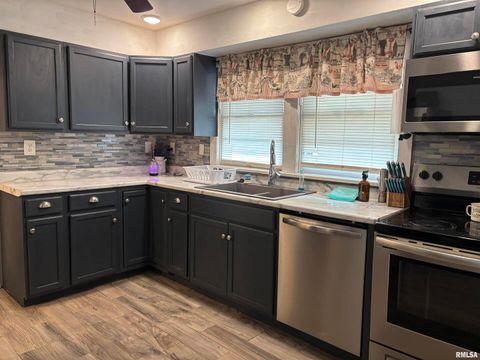 Tiny photo for 122 CENTER Street, Anna, IL 62906 (MLS # EB459916)