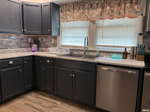 Tiny photo for 122 CENTER Street, Anna, IL 62906 (MLS # EB459916)